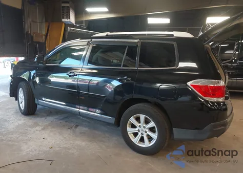 2012 Toyota Highlander Base V6 z USA, uszkodzony, nr VIN 5TDBK3EH2CS119642